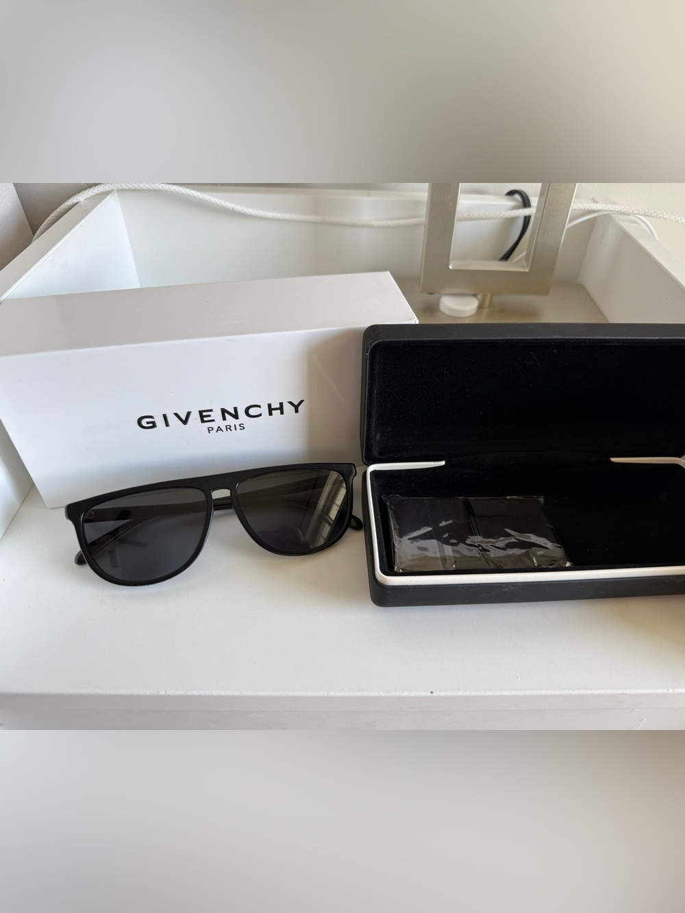 Black givenchy sunglasses style 7145